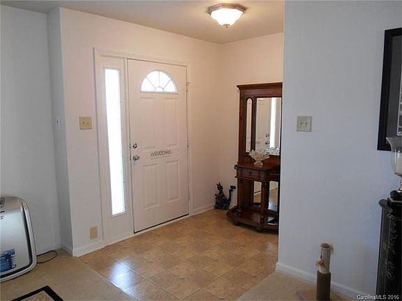 3rd image of 208 Zander Woods Ct