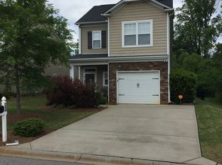 209 Stonewood Crossing Dr, Boiling Springs, SC 29316