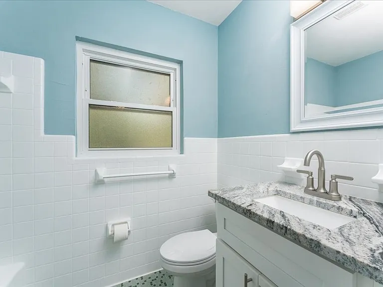 1707 Hall Dr — Photo 16