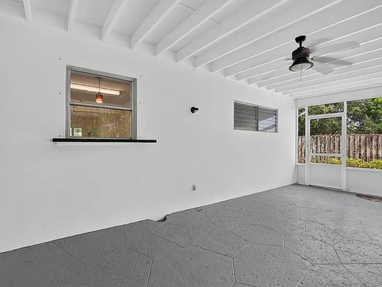 3398 NE 5th Ave — Photo 31