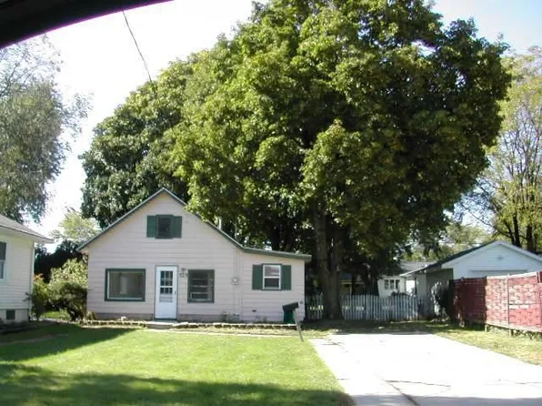 525 N Walnut St, Janesville, WI 53548