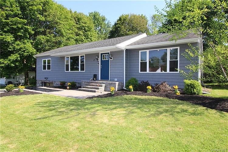 1st image of 3 Elizabeth Ln