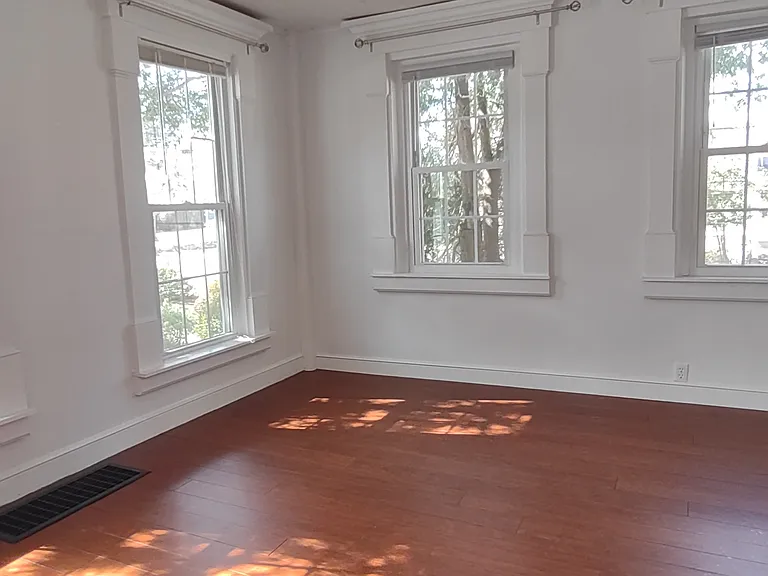 21 Ash St #1 — Photo 11