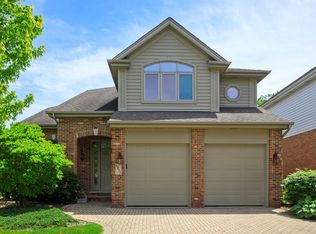 6415 Breton Lakes Dr, Willowbrook, IL