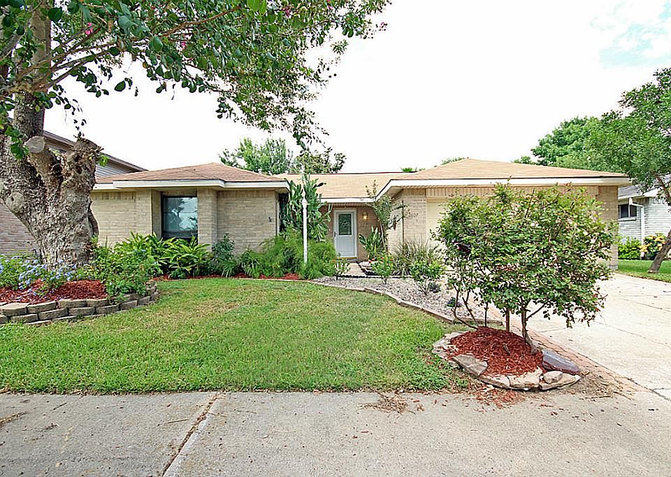 1st image of 2807 S Brompton Dr