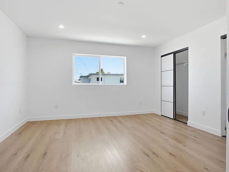 16110 Leadwell St — Photo 11