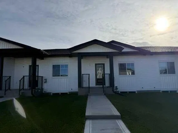 7 N Gray Close, Sylvan Lake, AB T4S 0W4