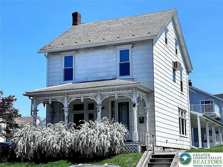 843 Main St — Photo 1