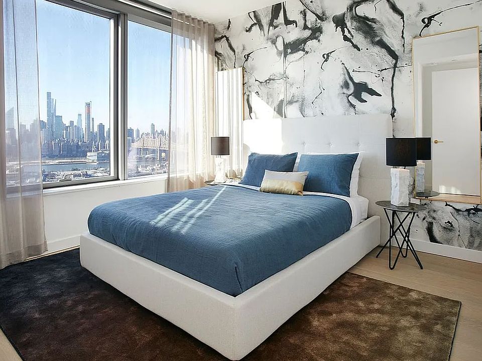 2nd image of 3 Court Sq APT 6210