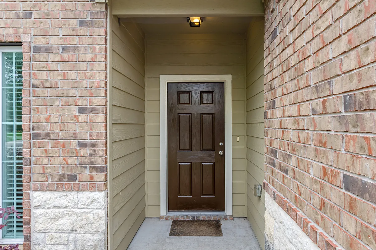 Building Photo - 8011 Fieldstone Dr