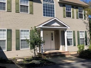 8 Rosewood Dr, Hackettstown, NJ 07840