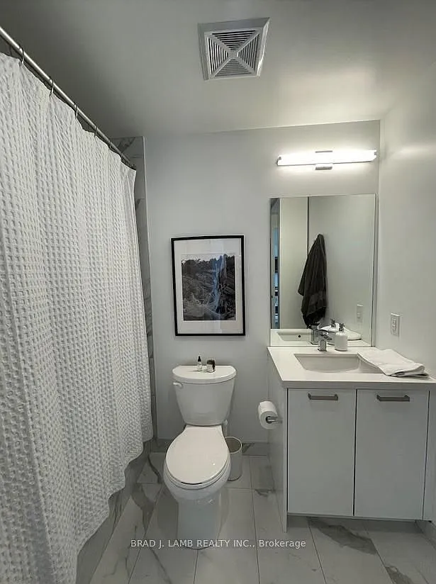 East 55 — Photo 4