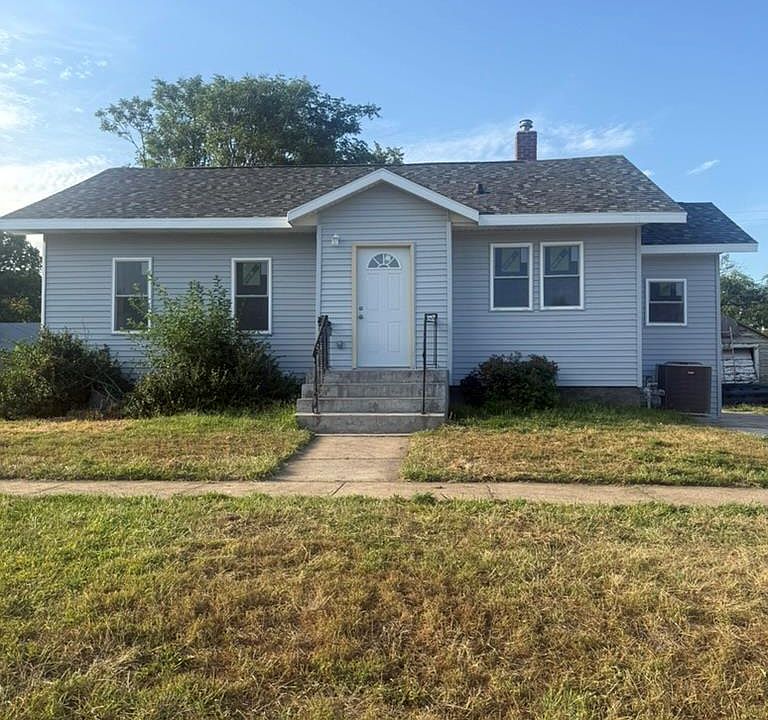1st image of 1618 W 6th St