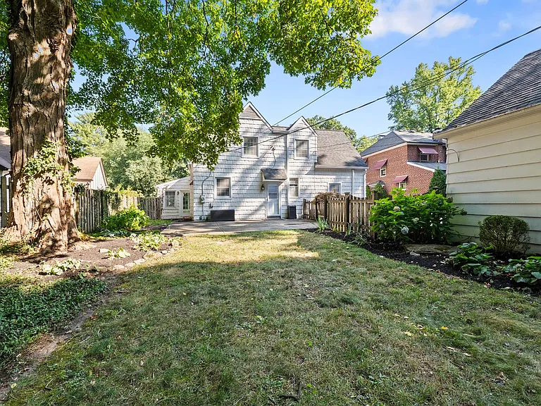 181 Amazon Pl — Photo 3
