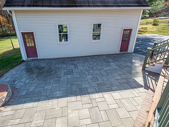 4th image of 7 E Buckland Rd
