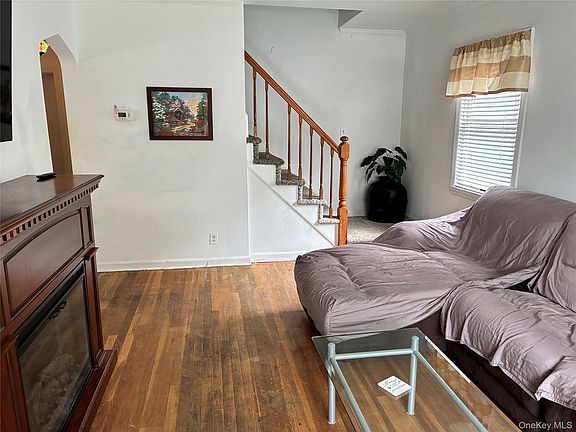 4th image of 171 Locust Street