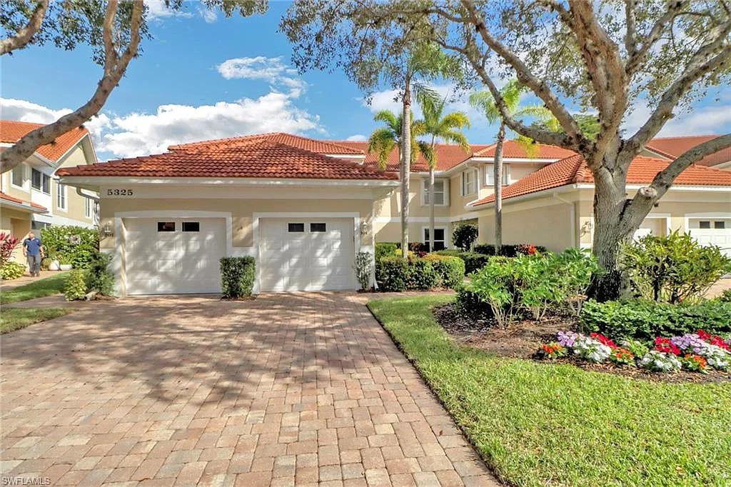 2 bed, 2.0 bath, 1654 sqft, $5,250 — Photo 1
