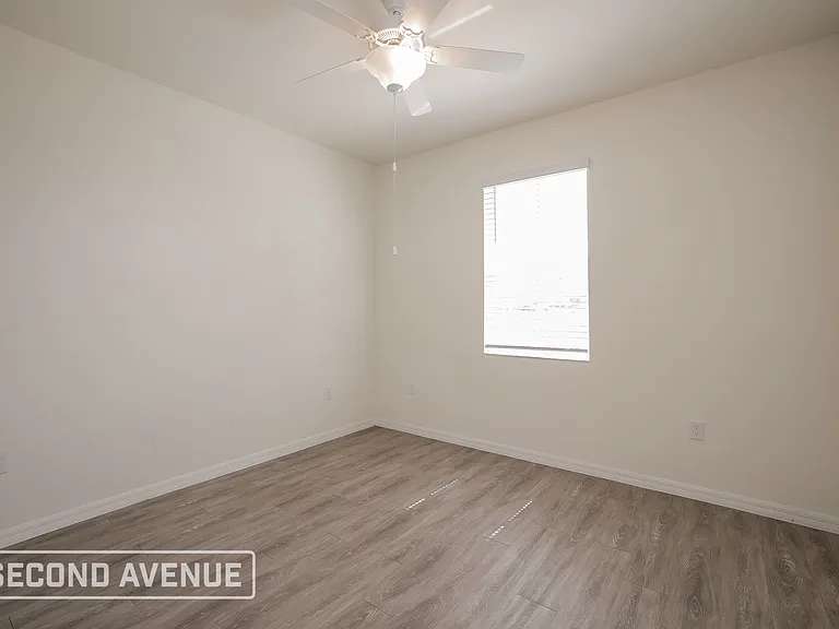 2721 NW 18th Pl — Photo 17