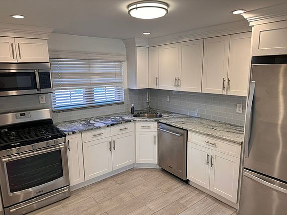 5th image of 279 Hackensack St #279