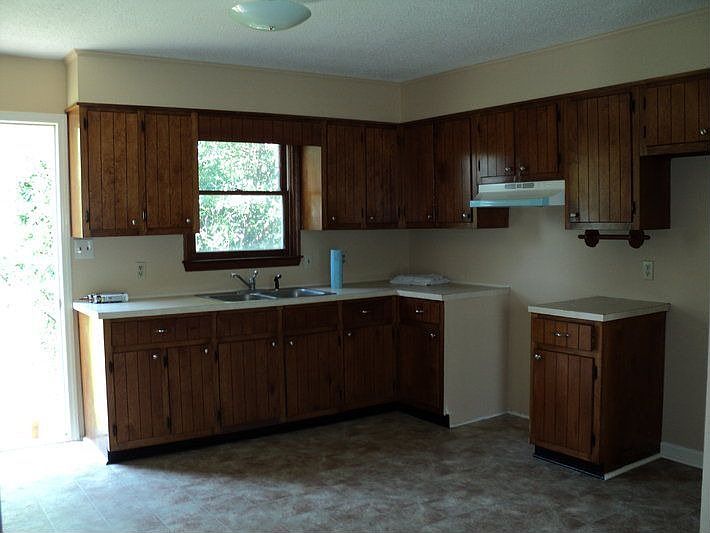 2nd image of 620 Arch St