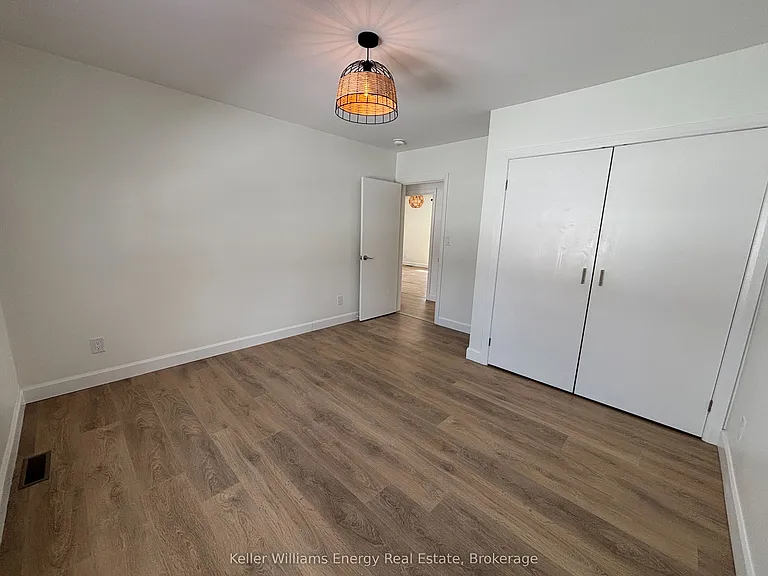 497 Wellington Main St — Photo 25