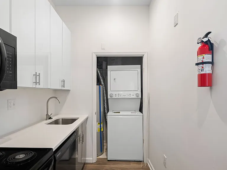 Owl's Nest Apartments — Photo 8