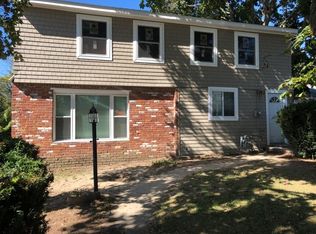 7 Cove St, Swansea, MA 02777