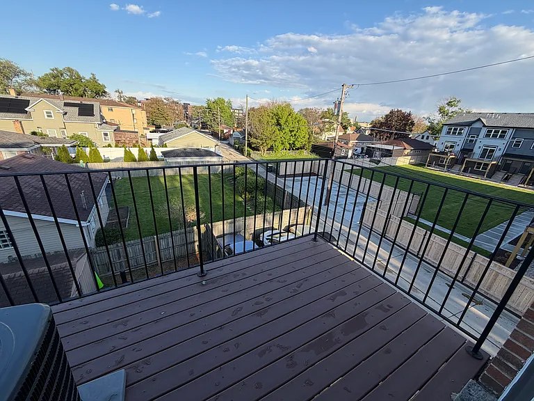 2833 N Auxplaines Ave #3 — Photo 17