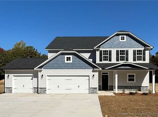 189 Woodpecker Pl, Raeford, NC 28376