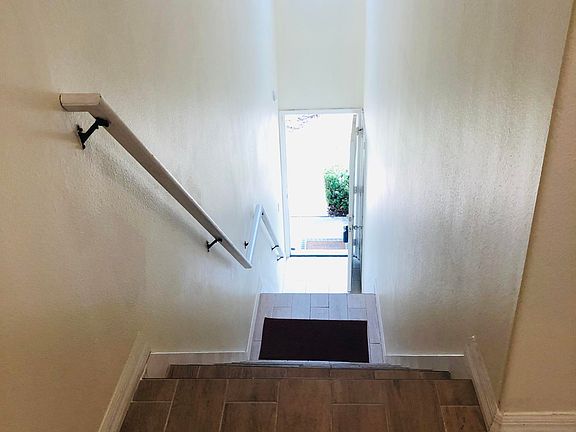 2nd image of 1020 Venetian Dr Unit 202