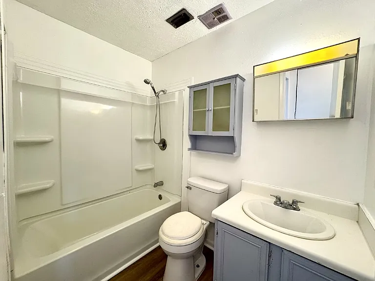 1501 Chestnut Ave #F — Photo 11
