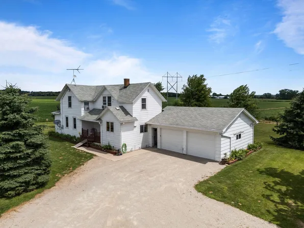 7792 Steeple Hill Dr, Larsen, WI 54947