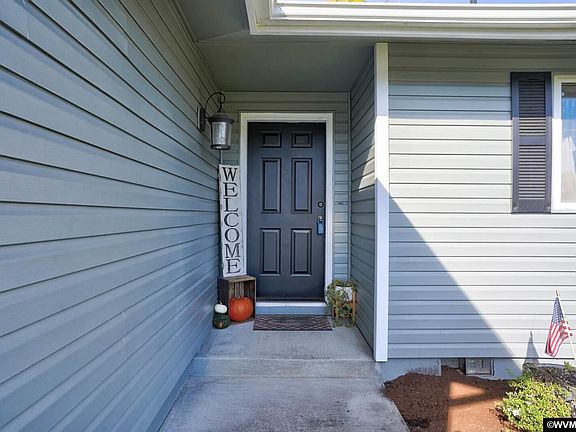 3rd image of 1775 Westchester Ct NW