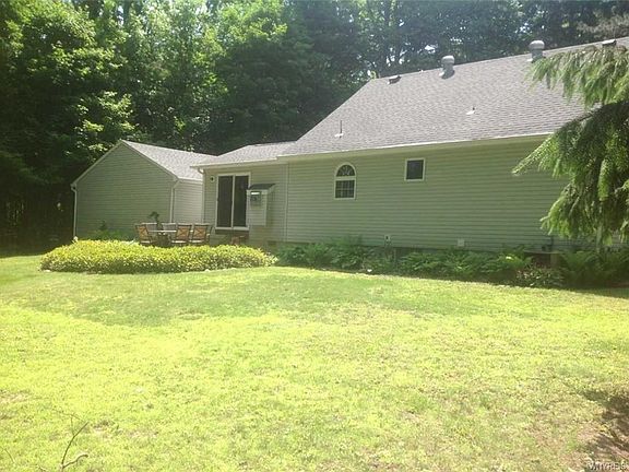 3rd image of 161 Hilltop Dr
