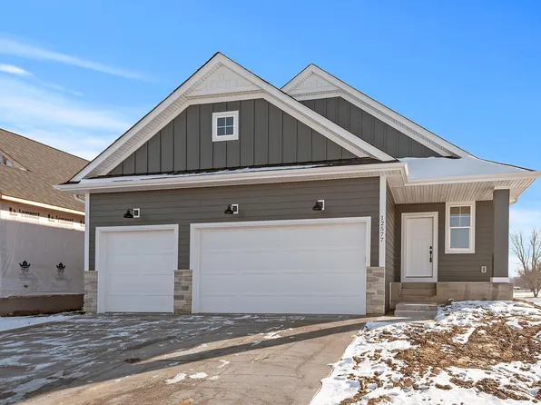 12597 Masters Ln, Lindstrom, MN 55045