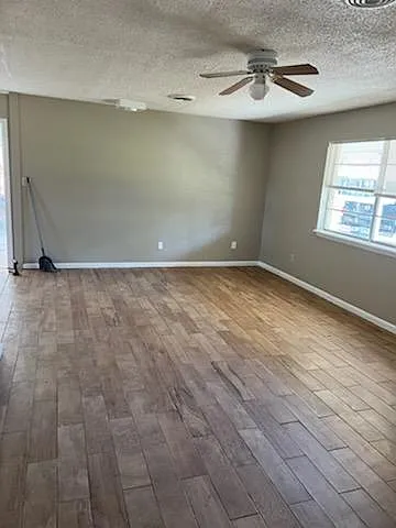 1023 Chitwood St — Photo 5