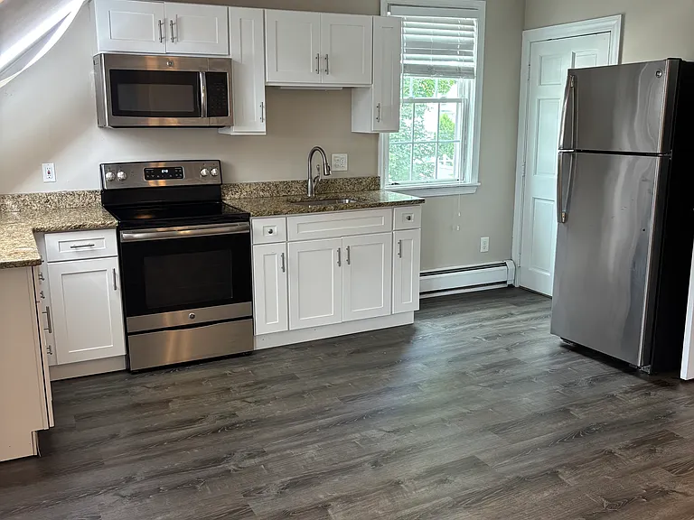 130 Pine St #4 — Photo 7