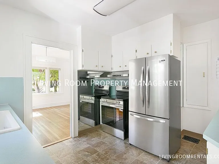 3639 NE 25th Ave — Photo 6