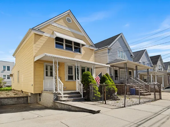 125 W 13th St, Bayonne, NJ 07002