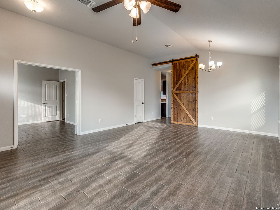 1st image of 925 Cypress Ml