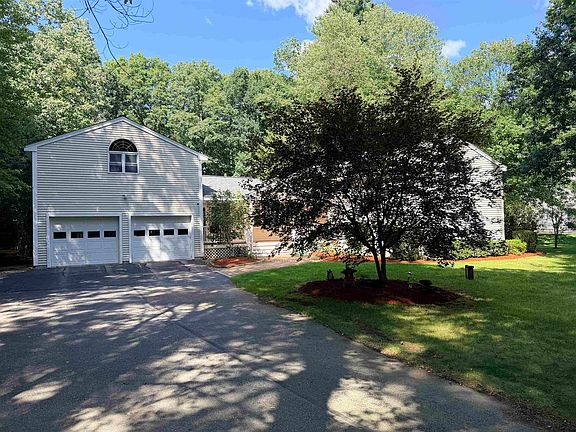 3rd image of 18 Windsor Drive