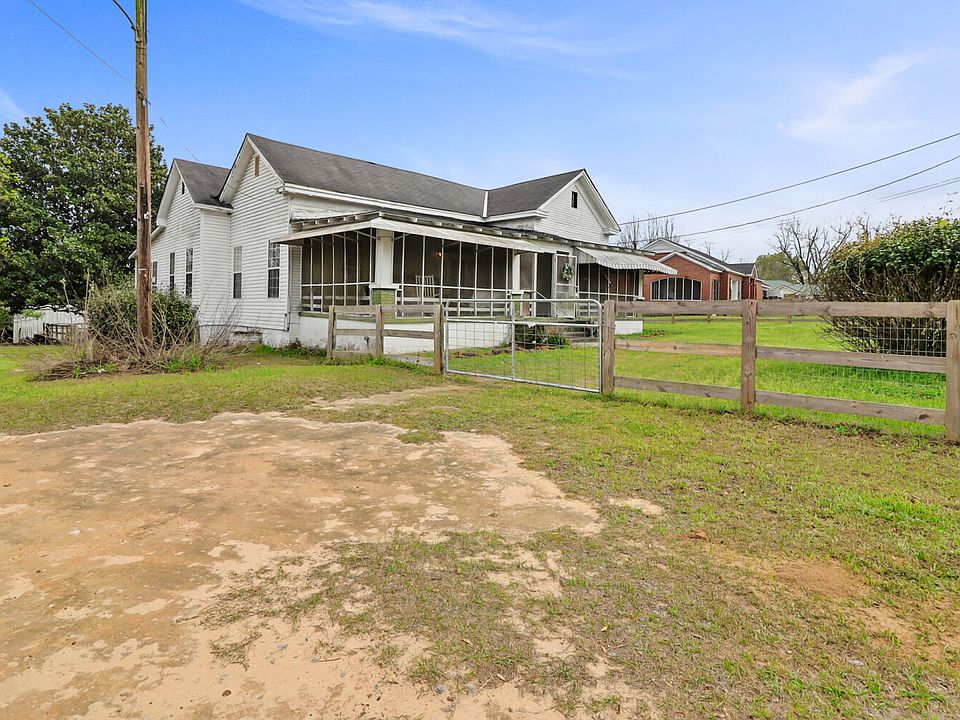 Exquisite Equestrian Estate with Arena