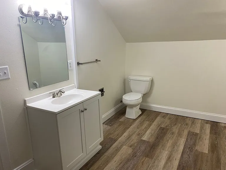 630 Chicago Ave — Photo 12