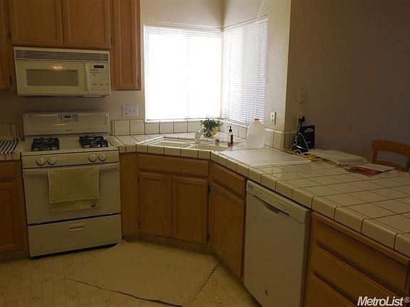 4th image of 1265 Tawny Ln