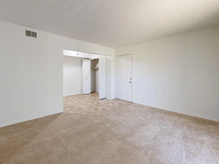 Country Meadow Apartments — Photo 43