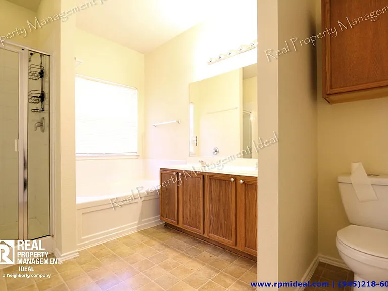 1910 Pin Oak Ln — Photo 20