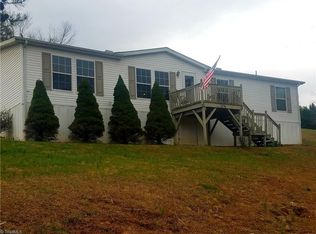 179 Green Meadows Ln, Boomer, NC 28606