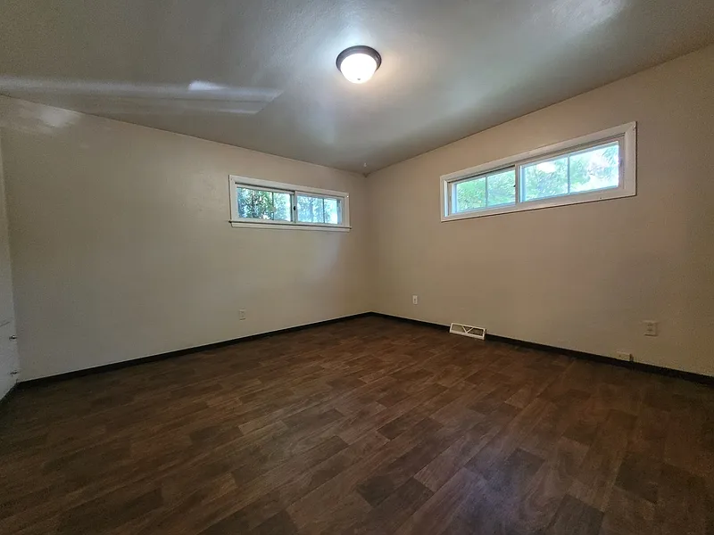 3 bed, 1.0 bath, 1174 sqft, $1,699 — Photo 3