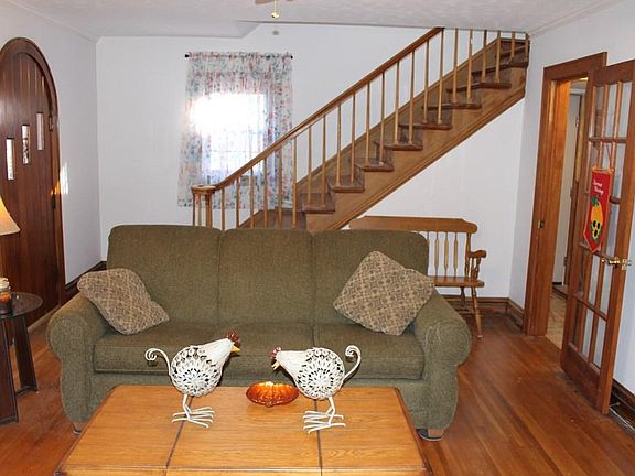 5th image of 400 Parkway St