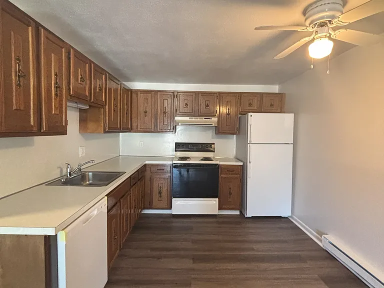 Governor Weare Apartments — Photo 9